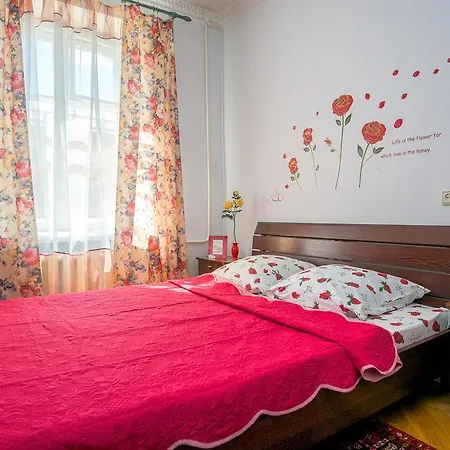 Apartment On Nezavisimosti 29 *